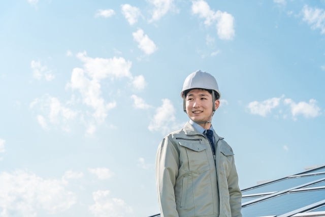 作業着姿の技術者