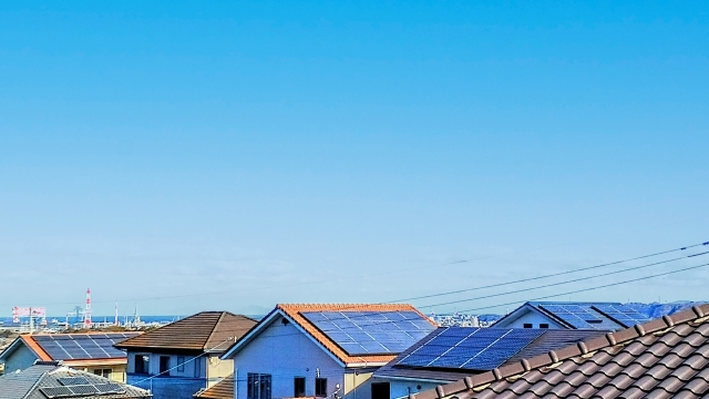 太陽光パネルのある住宅街