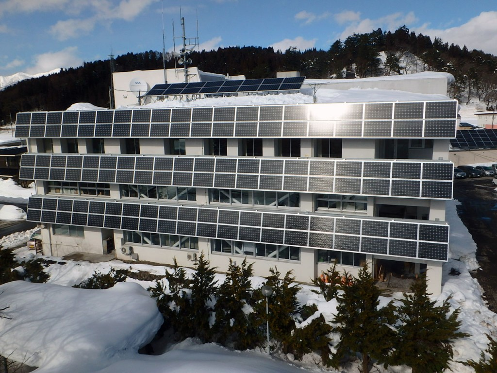 最上町役場庁舎再生可能エネルギー設備